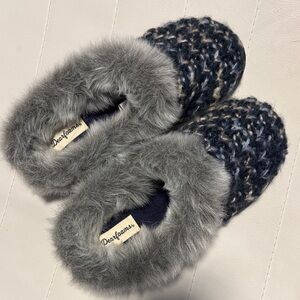Dearfoams‎ Women's Navy and Gray Slippers